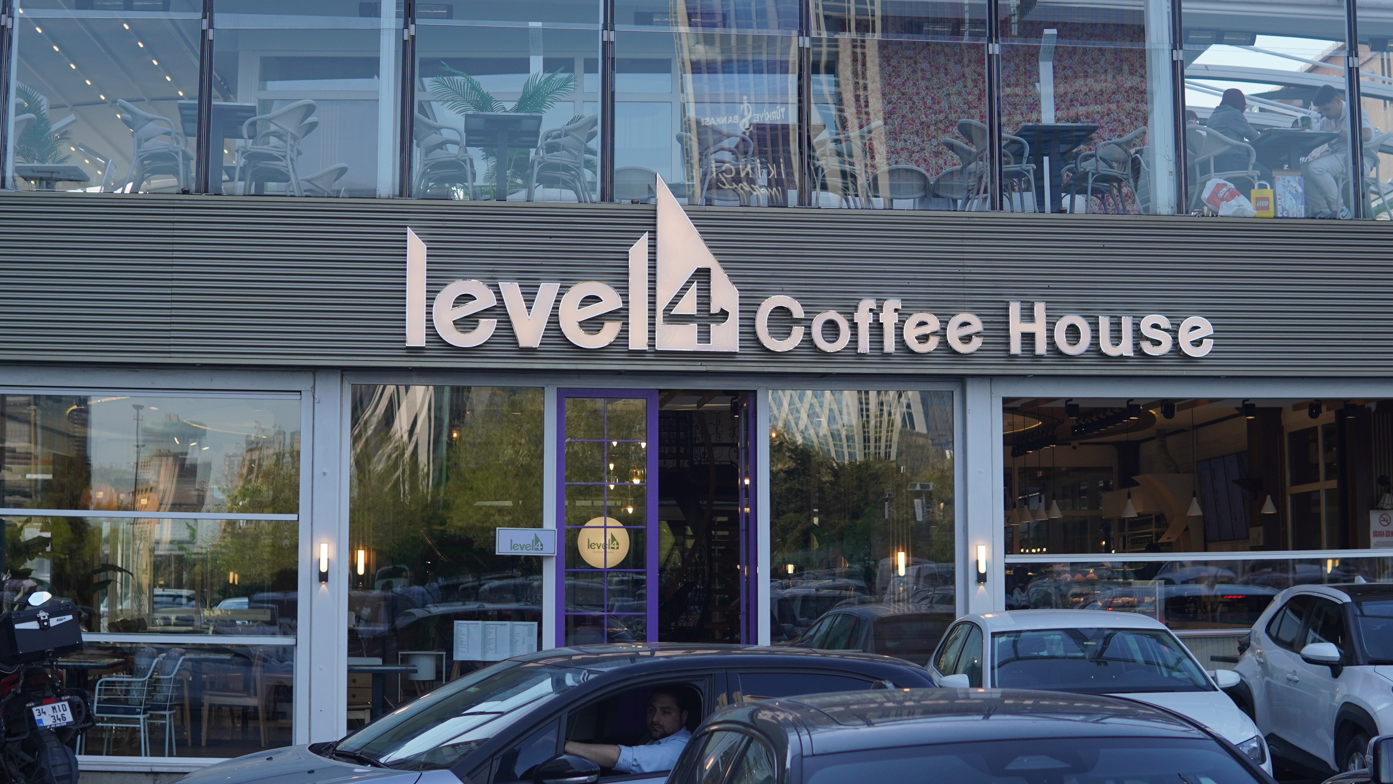 Level 4 Coffee House - Barista (Maaş + Yol + Yemek + Sigorta)