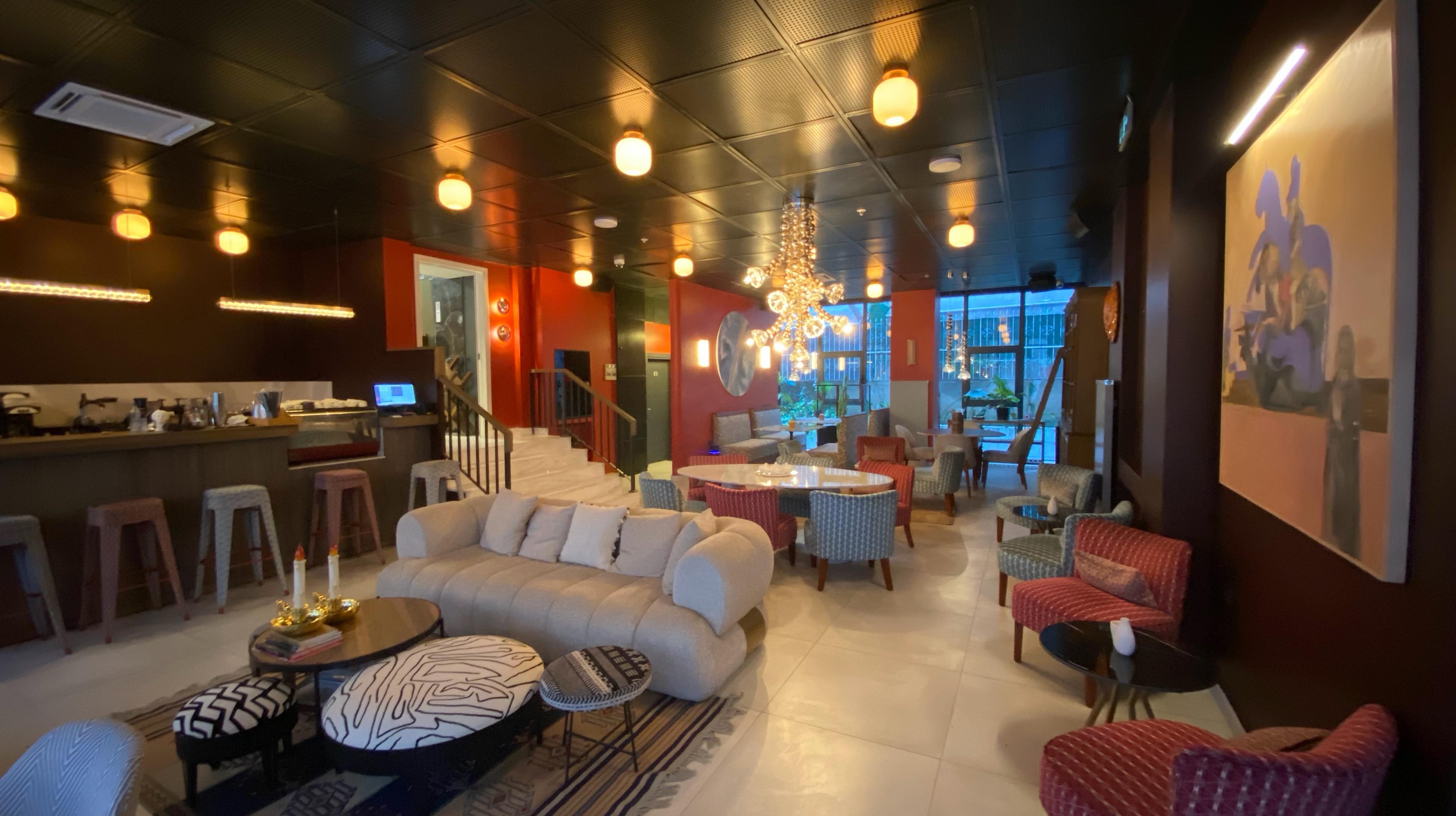HAY   KAFE&BAR - Garson (Maaş + Yol + Yemek)