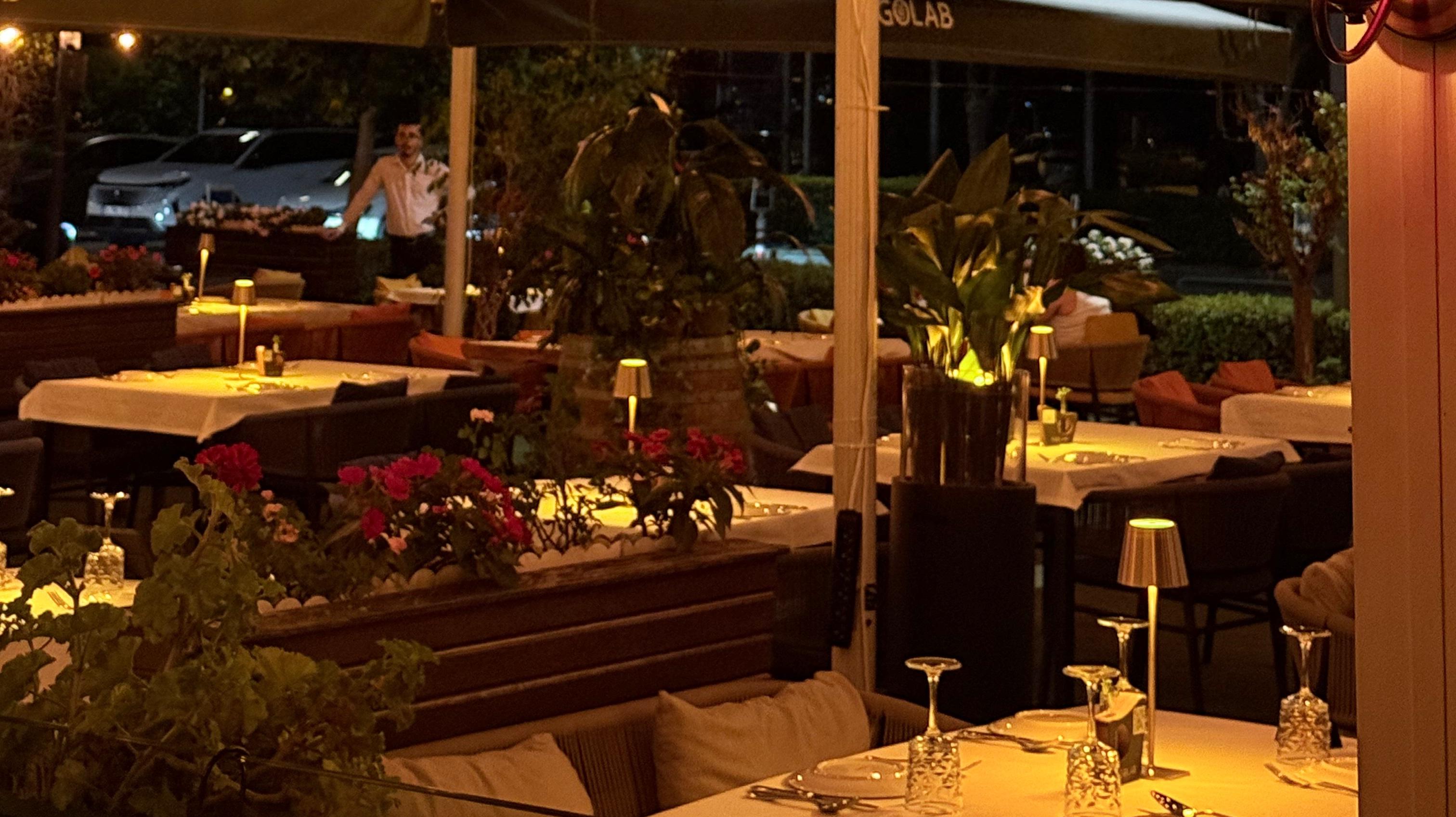 Golab Restoran  - Komi (Maaş + Yol + Yemek)