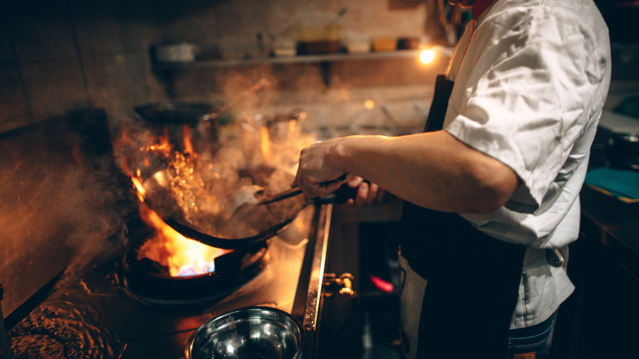 24 Saatte İş Uygulamasındaki Popüler Meslekler ve Görevleri: Aşçı ve Aşçı Yardımcısı