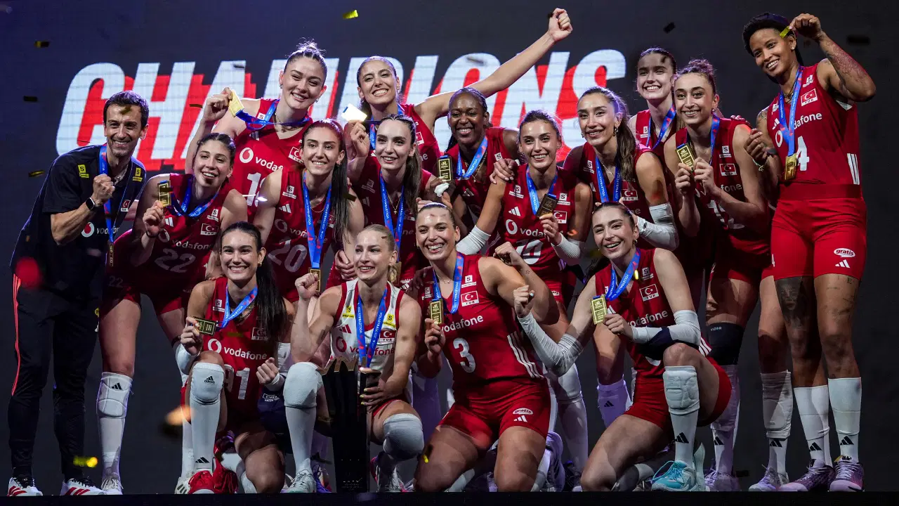 Filenin Sultanları Tarih Yazdı! Türkiye, Brezilya'yı Yenerek 2026 Voleybol Milletler Ligi Şampiyonu Oldu