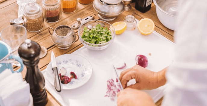 orōro Sushi Bar - MUTFAK KOMİSİ – Kadıköy İlçesi’nde yer alan Uzakdoğu-Japon Restoranlarımıza, yetiştirilmek üzere